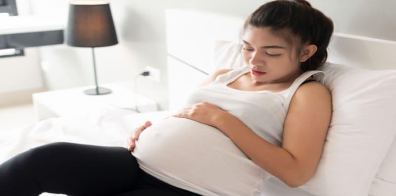 Uri Di Bawah? Ibu Hamil, Jangan Pandang Remeh 7 Pantang Larang Ini!