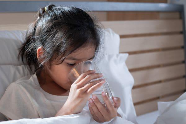 Petua hilangkan demam panas anak