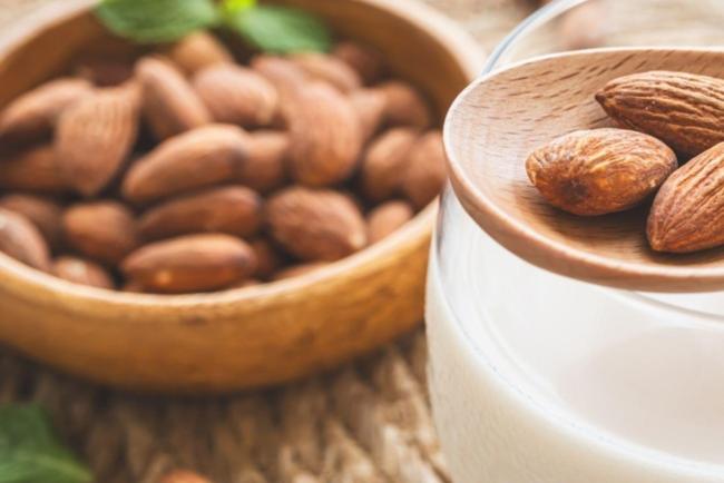 Minum Susu Almond Sebab Lebih Sihat? Ini 5 Manfaat, Tapi Tak Semua Orang Sesuai Ambil!