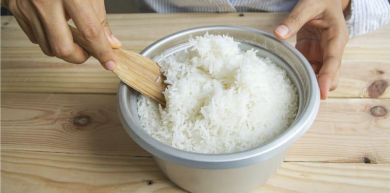 Nasi Lembik Atau Jelantah? Boleh Ikut 5 Petua Ini, 'Confirm' Nasi Masak Elok!