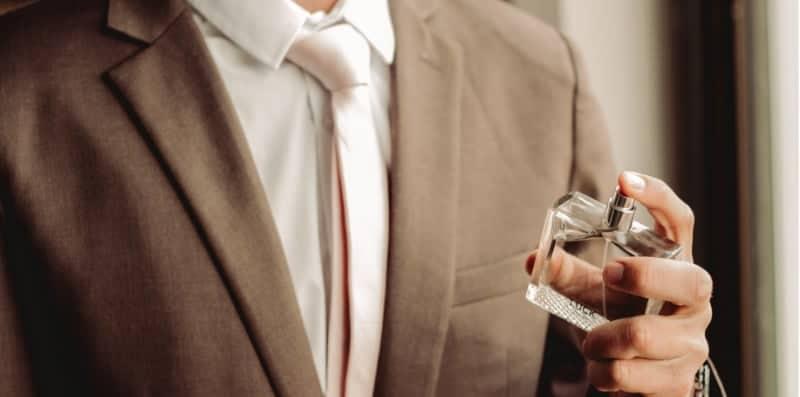 Ada Masalah Bau Badan, Yang Mana Satu Jenis Minyak Wangi Sesuai Untuk Jejaka?