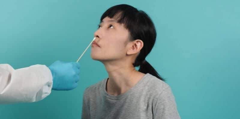 Hah, Takut Terjolok Lubang Hidung Sampai Pecah Salur Darah, Betul Ke Swab Test Tak Selamat?