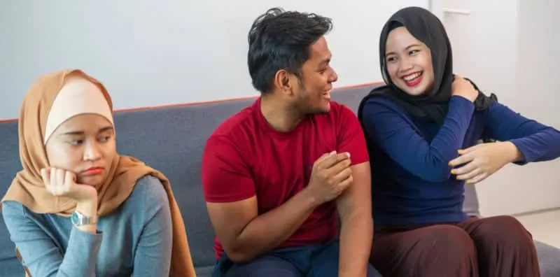 Isteri Pertama Restu Suami Kahwin Lain, Ini IMPAK Poligami Kepada Emosi Pasangan!