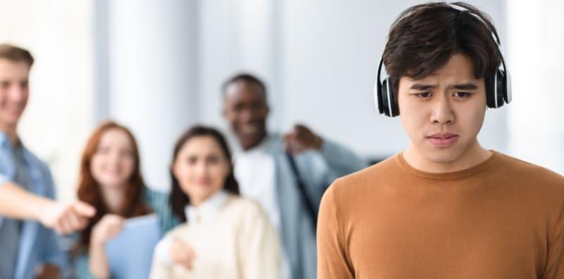 Jangan Malukan Atau Hina Orang Depan Publik! Kesannya, Mangsa Boleh MENTAL!