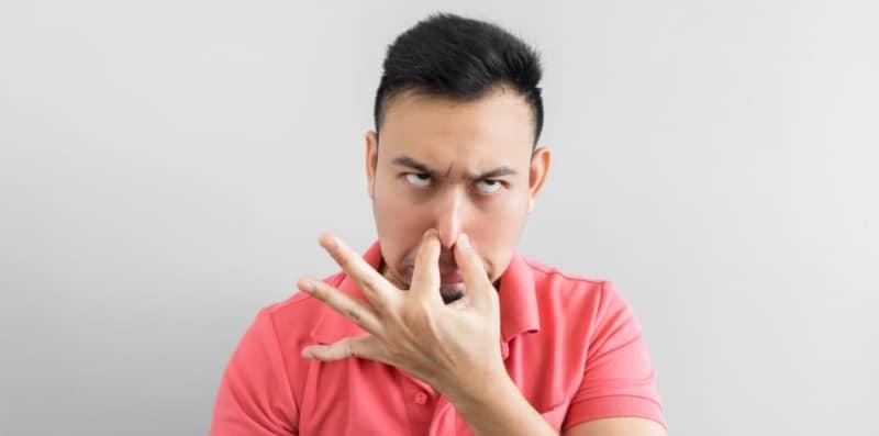 Orang Lelaki Lebih Mudah Alami Badan Berbau? Ini 6 Cara Untuk Hapuskan Stigma!