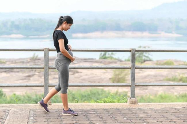 Dah Due Date Tapi Baby Tak Keluar? Ini 8 Cara Yang Bakal Ibu Boleh Cuba!