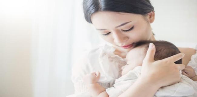 Nafas Bayi Berbunyi Kuat? Ibu Ayah, Kenali 5 Tanda Bahaya Ini!