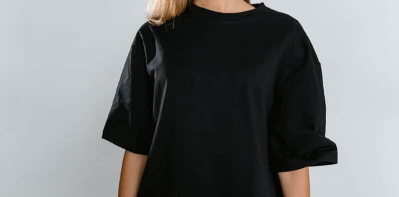 Gemar Pakai Baju Hitam, Tapi 'Color' Makin Pudar? Pakai Produk Ini Untuk Naikkan Warna!