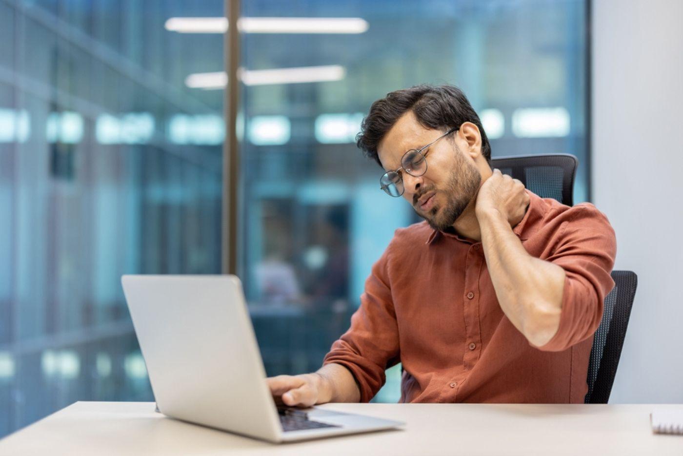 Sakit Tengkuk Tanda Darah Tinggi? Ini 6 Tanda Lain Hipertensi Yang Ramai Tak Perasan