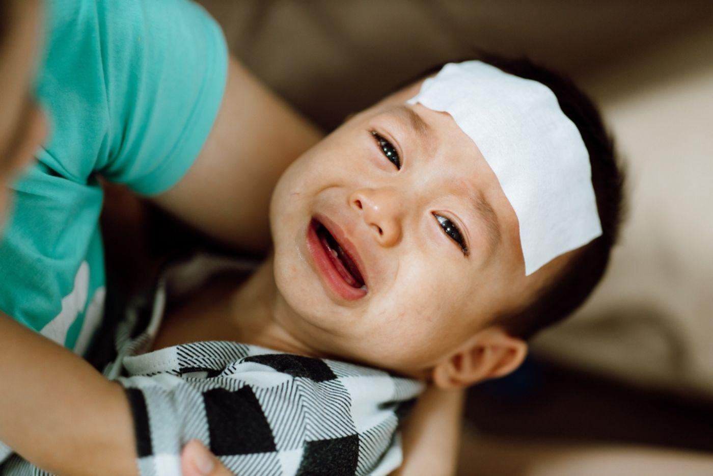 Kenapa Anak Selalu Demam Waktu Malam Saja? Ini 5 Sebab Yang Mungkin Anda Tak Tahu!"