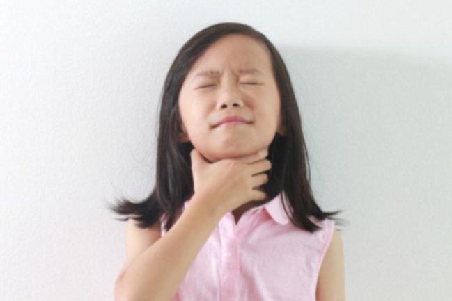 ubat-sakit-tekak-anak