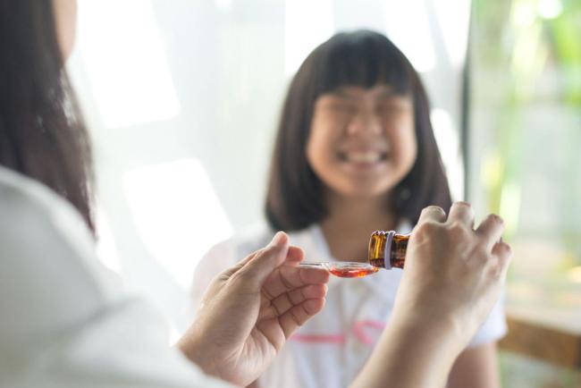 Anak Sakit Tekak? Ini 7 Ubat Popular 2026 Yang Ramai Ibu Bapa Pilih