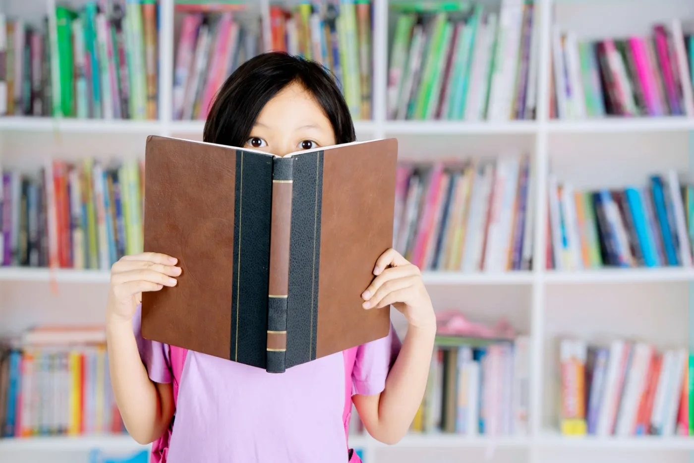 Anak Pendiam? 7 Ciri Yang Mungkin Menandakan Anak Seorang Introvert