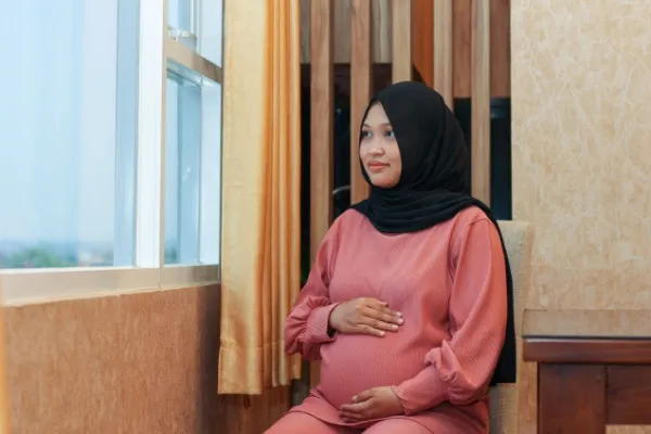 Wanita hamil memerlukan kalori yang lebih tinggi.
