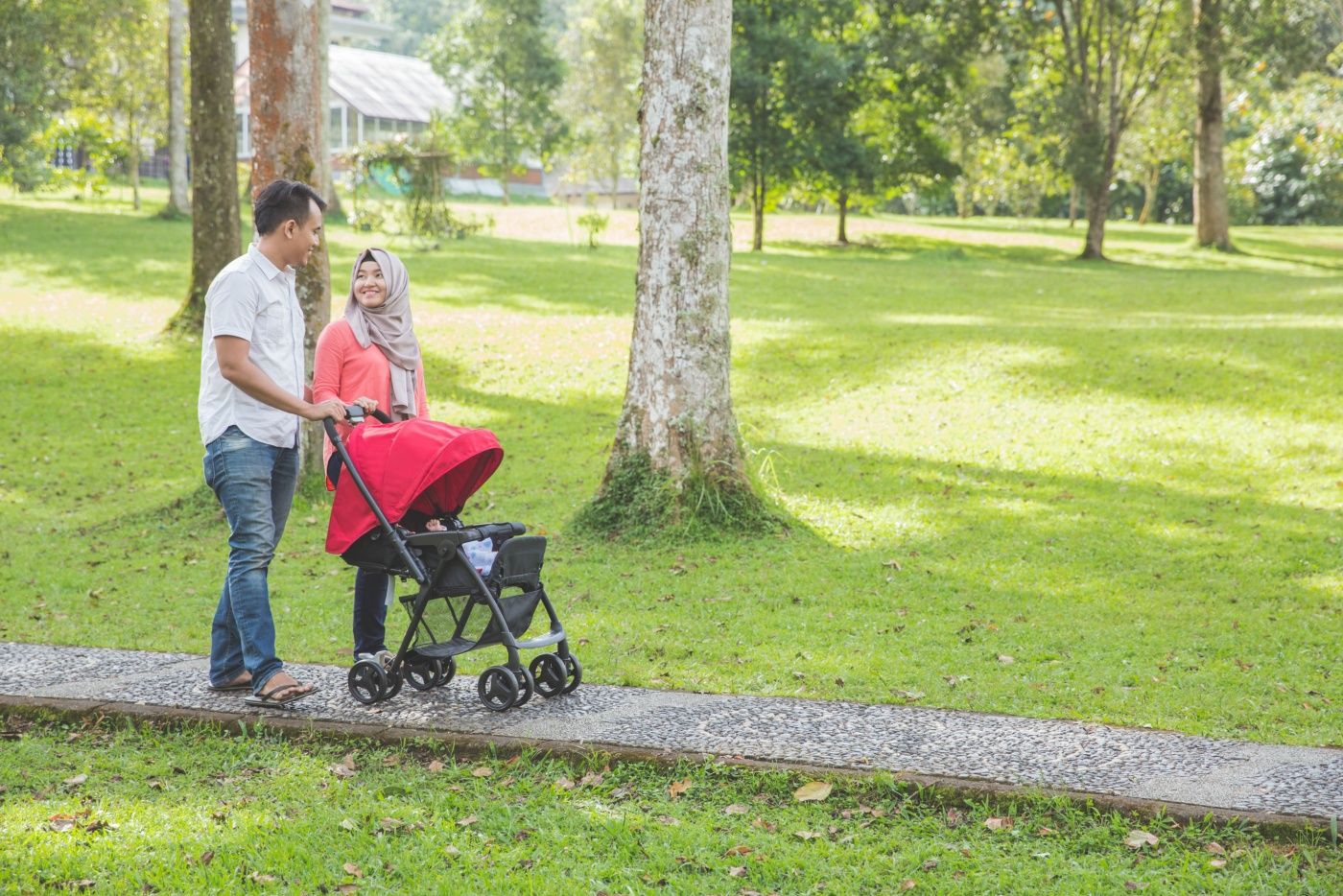 5 Stroller Baby Yang Best & Memudahkan Ibu Bapa Untuk Bawa Anak Berjalan!