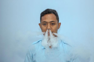 Bahaya Vape: Kajian Dedahkan Sama Bahaya Dengan Merokok!