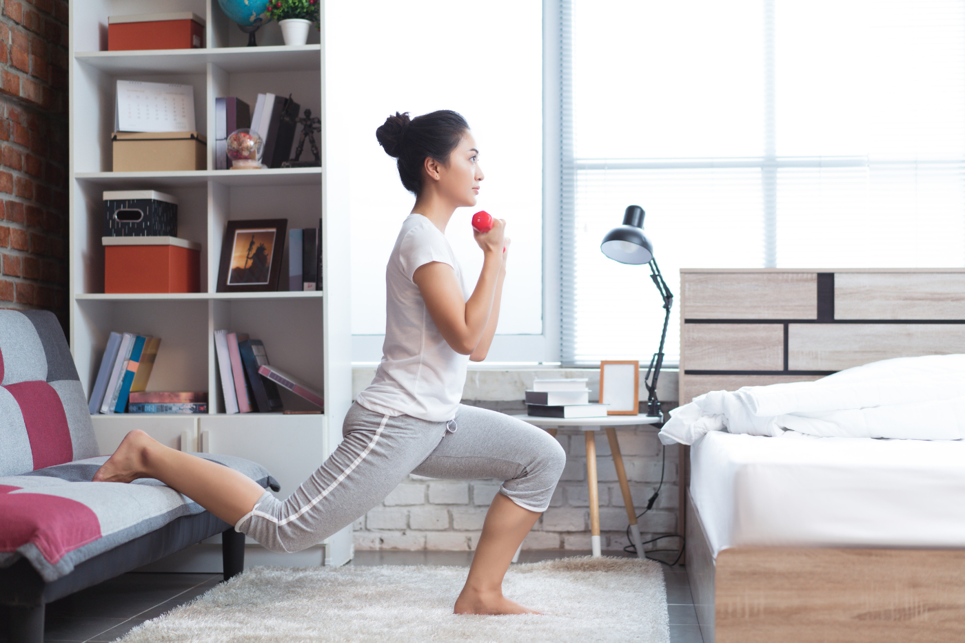 Tak Ada Ruang? Ini 10 Contoh Senaman Mudah di Rumah yang Tak Memerlukan Peralatan