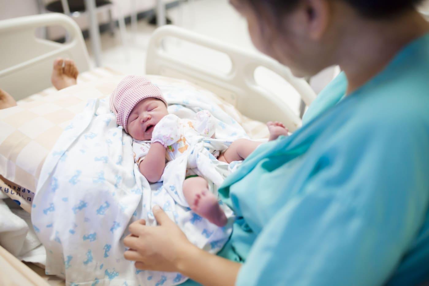 Darah Beku Selepas Bersalin Boleh Undang Bahaya, Ini Tanda Yang Ibu Perlu Peka!