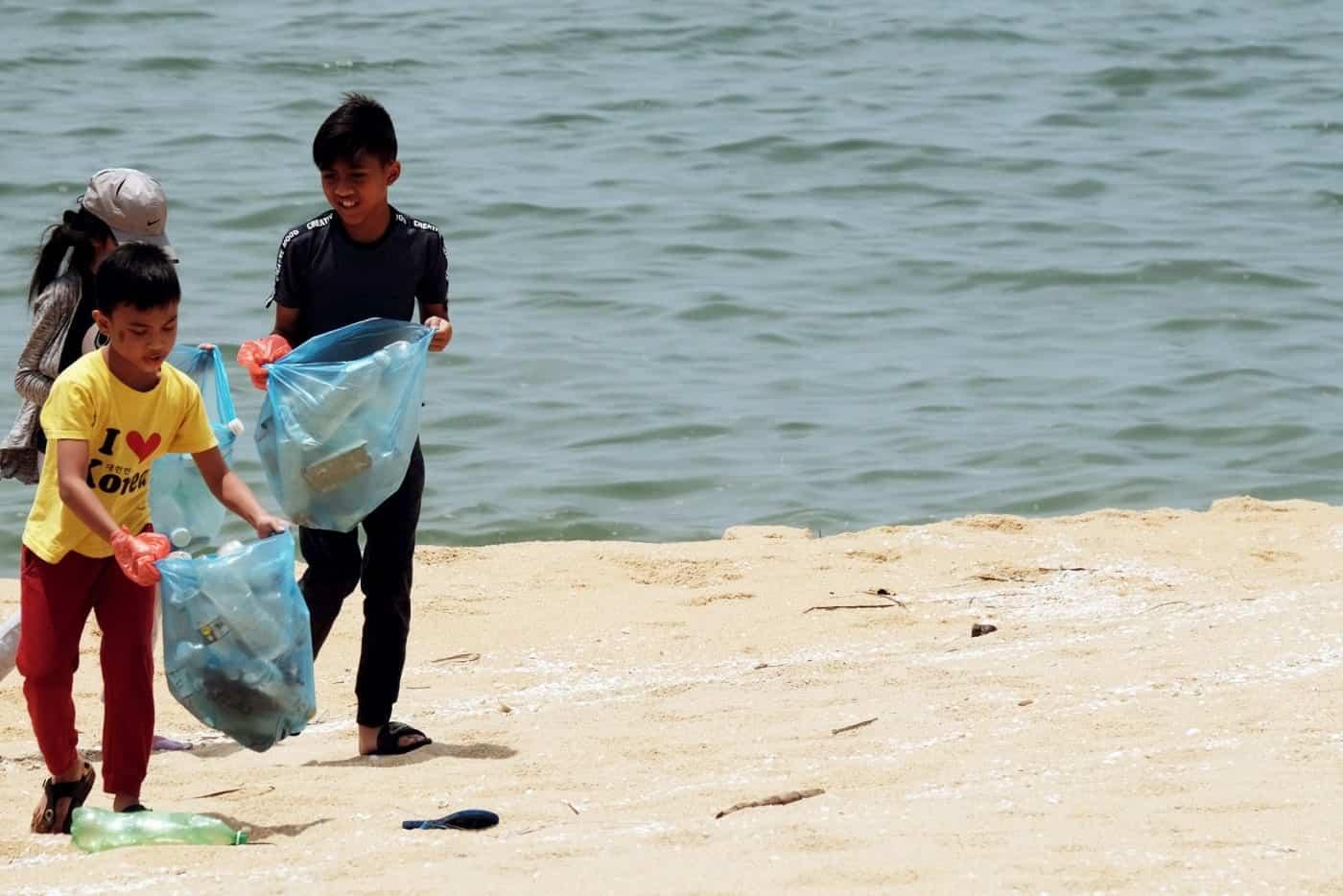 Nak Anak Sayang Alam Sekitar? Mula Dari Buang Sampah Dengan Betul!