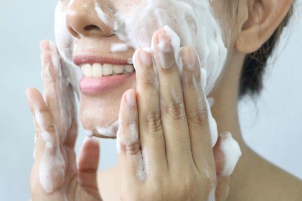 pencuci muka untuk kulit sensitif