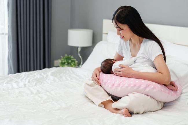 Ibu Lepas Kanser Pun Boleh Susukan Anak? Ini Cara Yang Selamat!