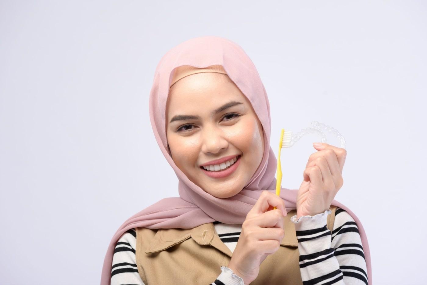 Soft, Electric atau Orthodontic? Ini Berus Gigi Terbaik Untuk Braces