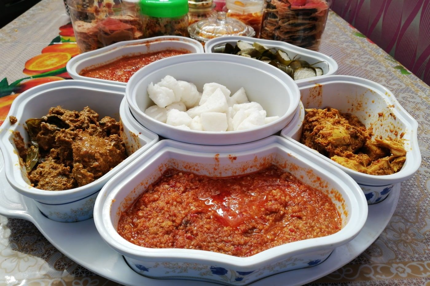 Siapa Yang Ada Darah Tinggi, Wajib Tahu Pantang Makan Masa Raya Ni Kalau Tak Nak Darah Naik