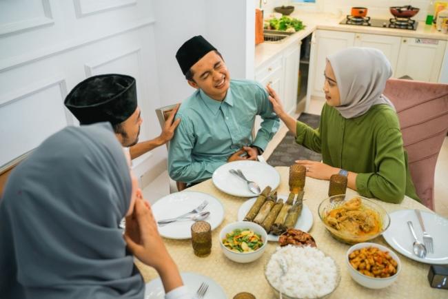 Jangan Pandang Rendah Sakit Perut Memulas Ketika Hari Raya, Apa Yang Sedang Berlaku?