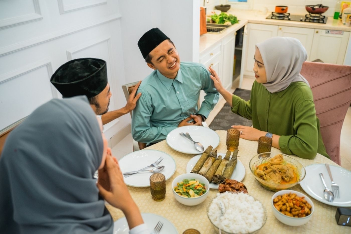 Jangan Pandang Rendah Sakit Perut Memulas Ketika Hari Raya, Apa Yang Sedang Berlaku?
