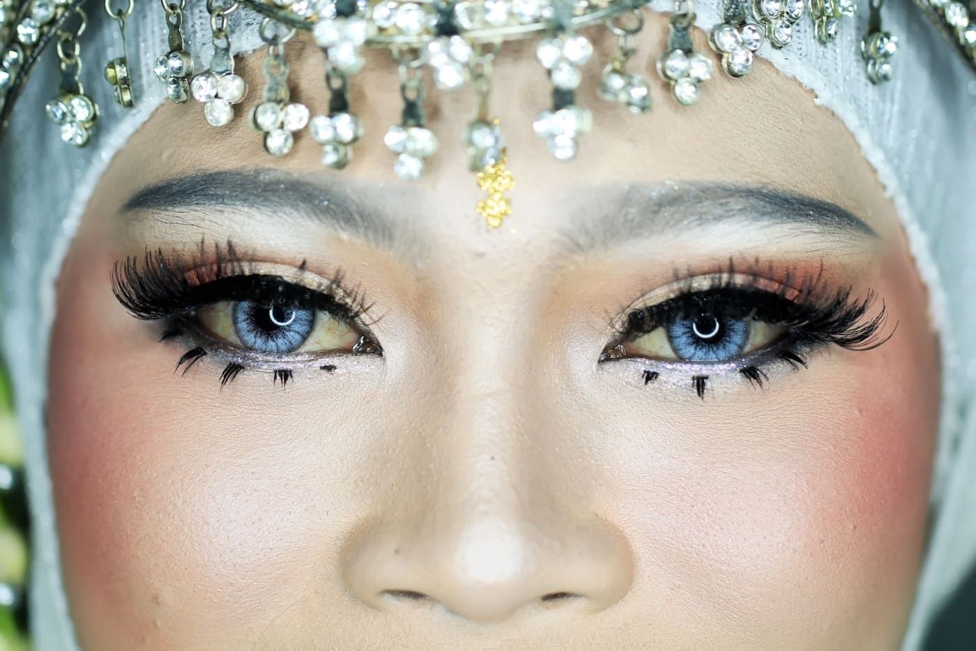 cara-pakai-contact-lens-untuk-pertama-kali